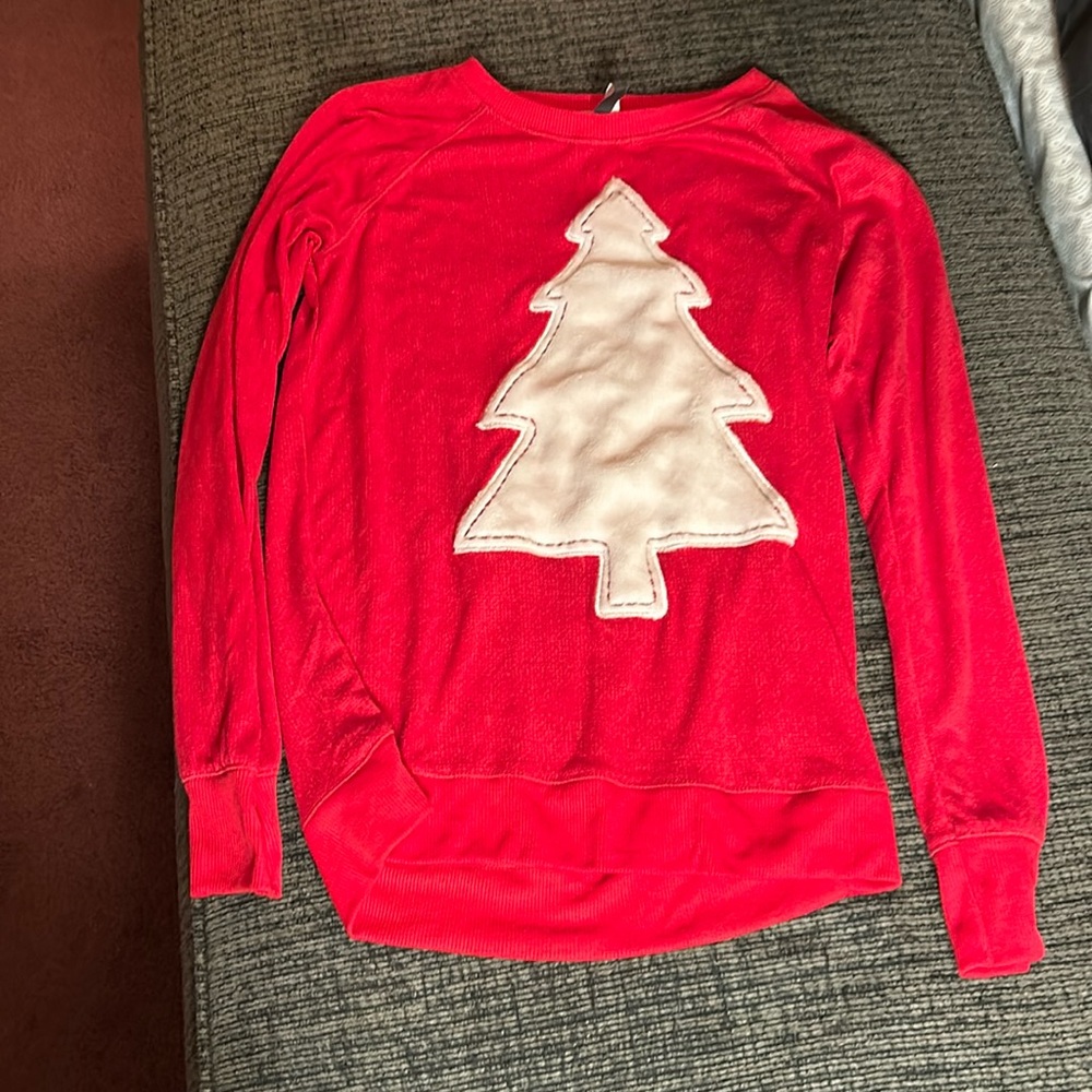 Super soft Christmas top!